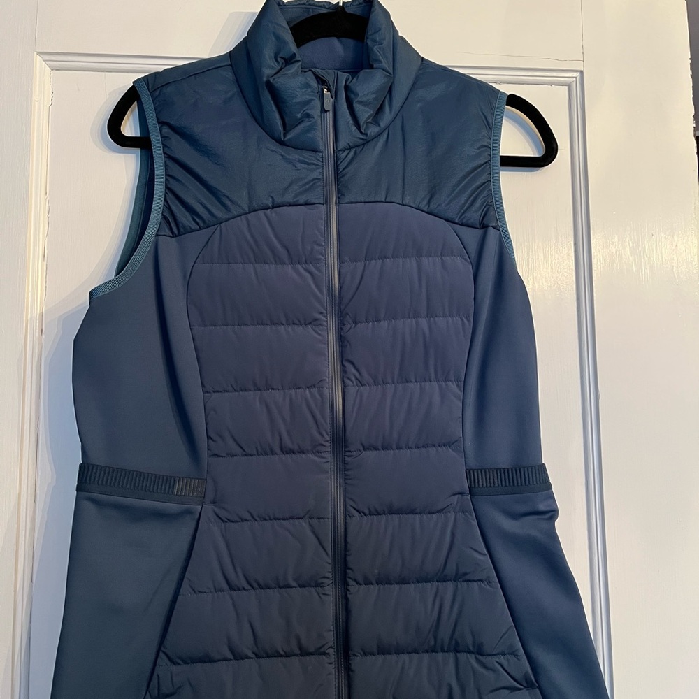 Lululemon Athletica Teal/Blue Sleeveless Vest